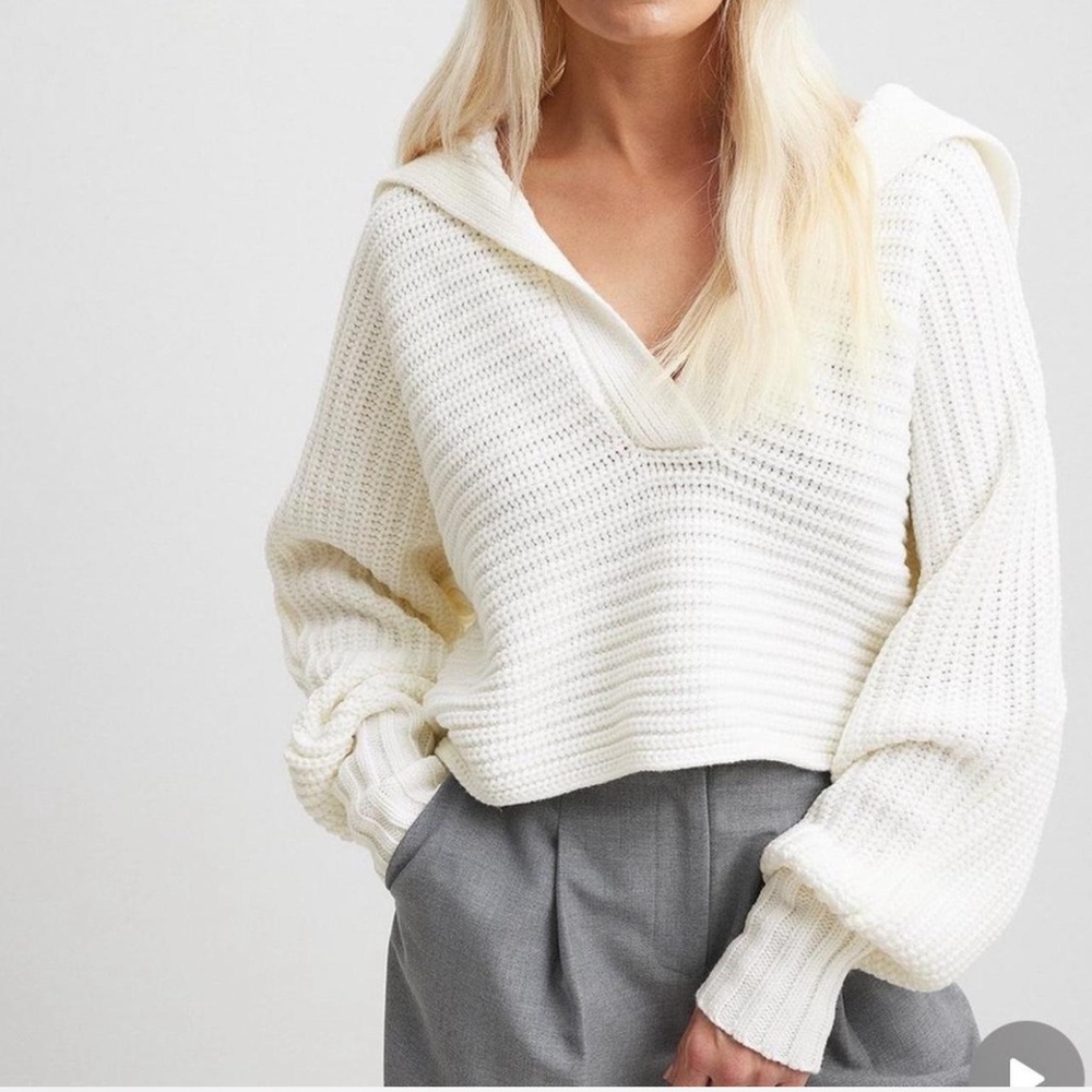 Elegant Cream V-Neck Sweater